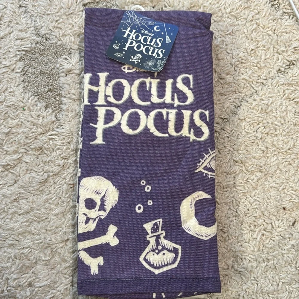 Hocus Pocus  Disney Halloween hand towels Set of 3 NEW